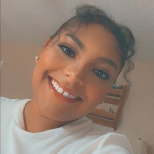 Meet your Posher, Nikkita